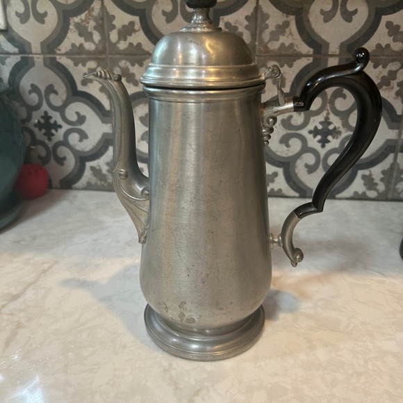 VINTAGE ONEIDA HEIRLOOM PEWTER TEAPOT- RARE & COLLECTIBLE - Picture 9 of 9